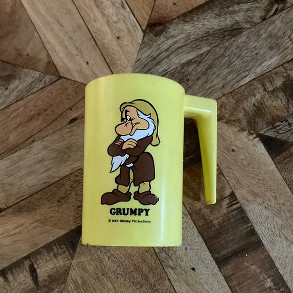 Vintage plastic GRUMPY mug - Picture 1 of 3